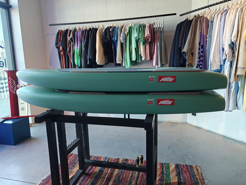 Axis Blast Foilboard