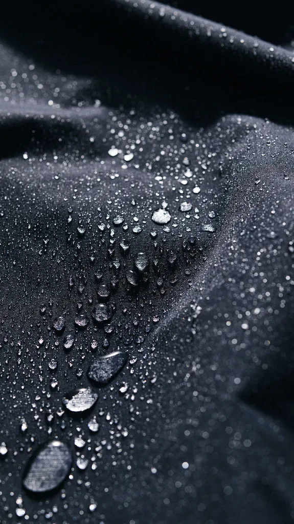 Roemoe_LW_Packable_Rain_Jacket-Rain_Wear-100980-2500_Navy-2.webp