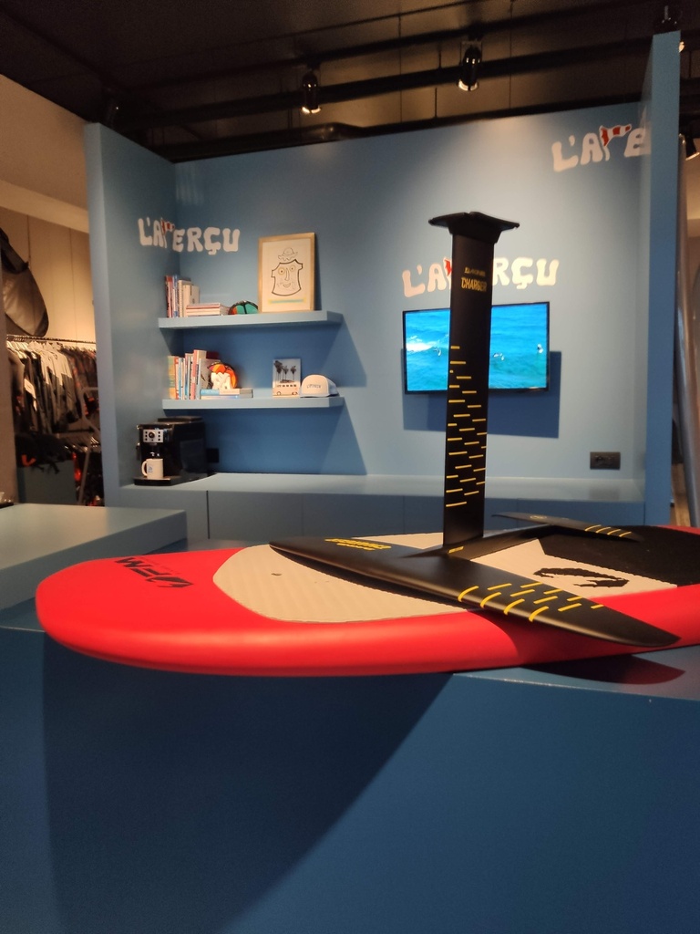 'Start to wing' foilset - board with foil (1650, 90l)