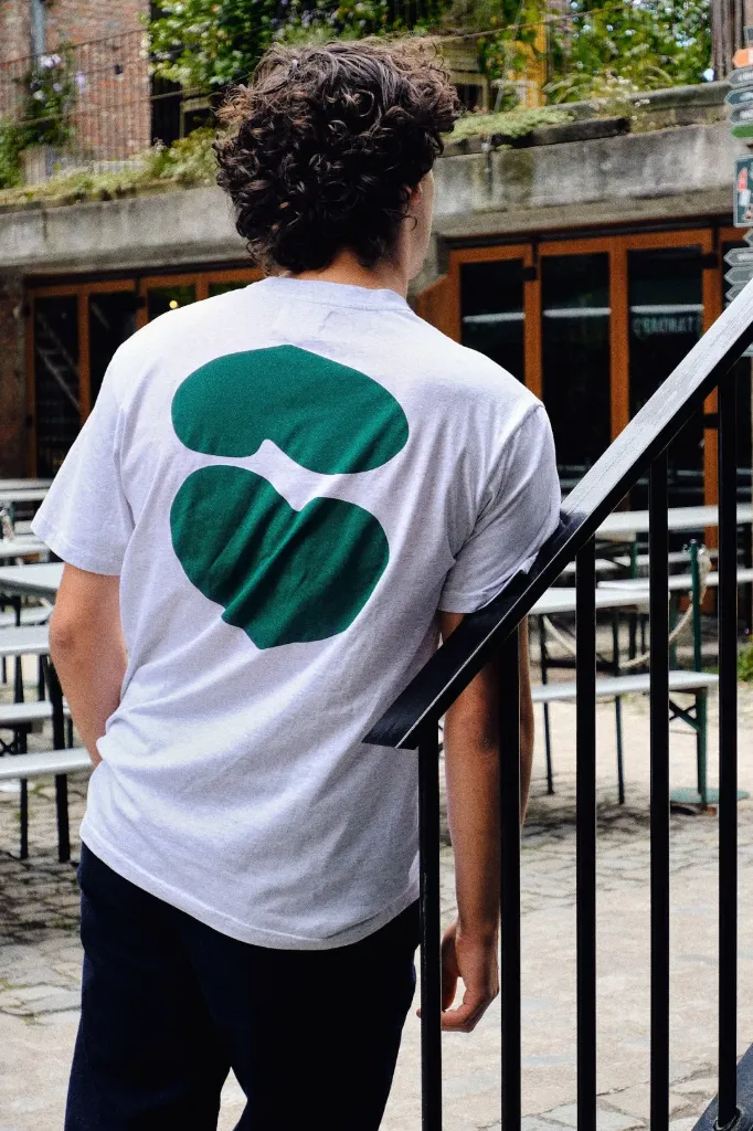 Men green echo tee