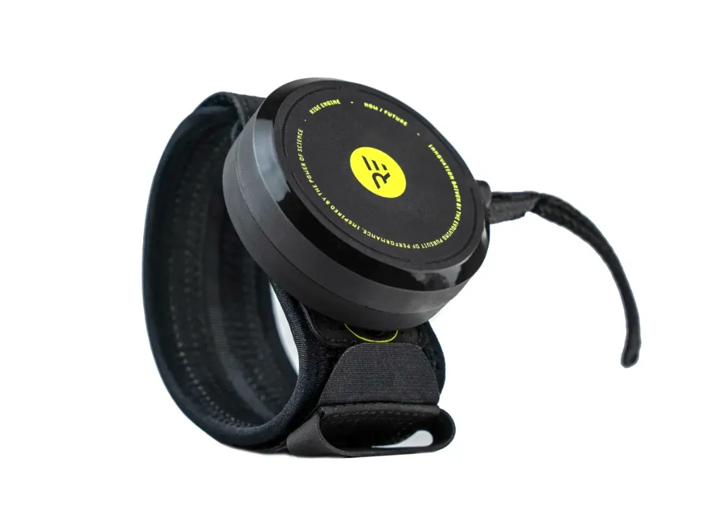 RE_tractable Reel Leash Calf Wrap